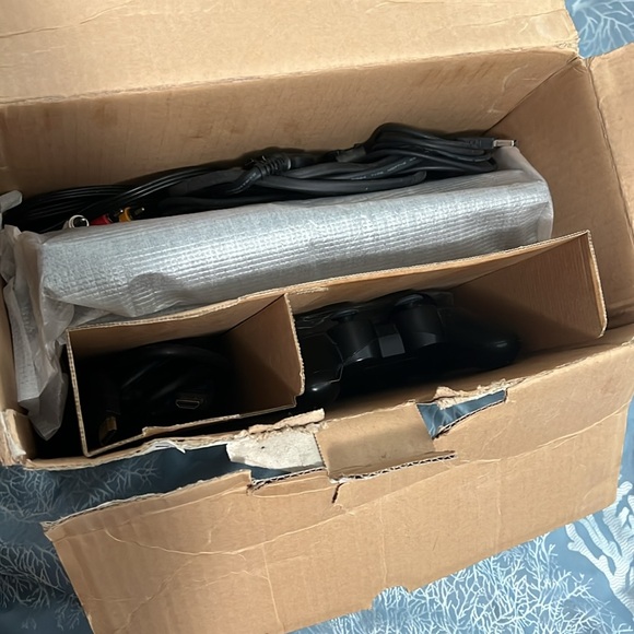 Never taken out the box Sony play station 3 comes with games - Picture 7 of 7